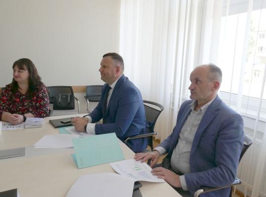 Su Užimtumo tarnybos Šiaulių KAD ir Šiaulių AVMI atstovais diskutuota apie ilgalaikio nedarbo mažinimo programas