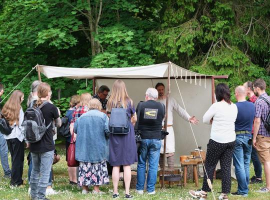 Europos archeologijos dienų renginyje atskleistos Raginėnų piliakalnio ir juvelyro dirbtuvės paslaptys