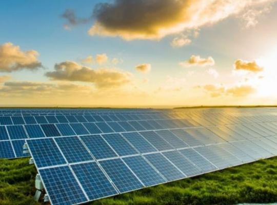 Labai mažos ir mažos įmonės bei ūkininkai dar gali pateikti paraiškas paramai saulės ir vėjo elektrinių įrengimui gauti