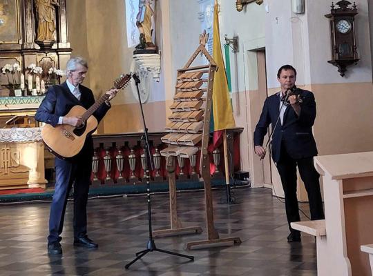 Juodojo kaspino ir Baltijos kelio dienos minėjimas Baisogaloje