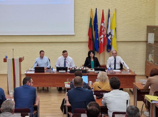 Toliau nuo mokyklų gyvenantiems pedagogams bus mokamos kompensacijos už keliones į darbą