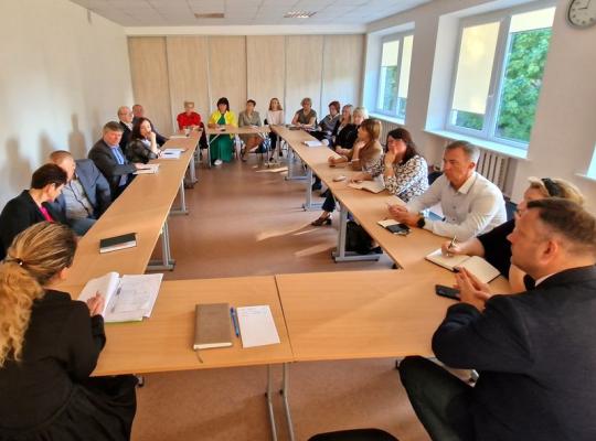 Švietimo įstaigų vadovai tarėsi, kaip sklandžiai pasiruošti mokinių maitinimo pokyčiams