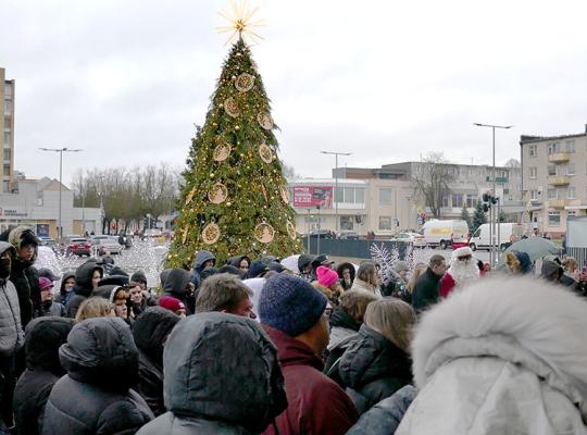 Radviliškyje nuotaikingai išlydėti senieji metai