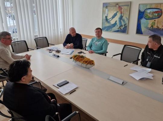 Siūloma sutrumpinti alubarių darbo laiką rytais