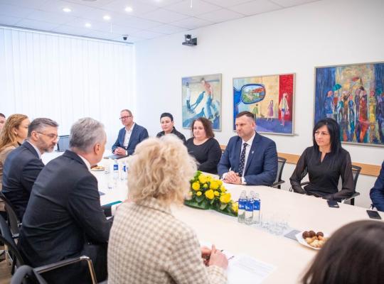 Šalies vadovas Radviliškyje: savivaldybėms reikia daugiau savarankiškumo tvarkant rajoninius kelius