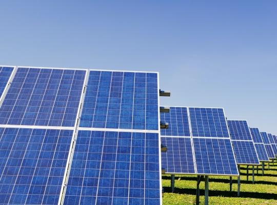 Kviečiame teikti paraiškas paramai saulės elektrinėms sausumoje įsirengti