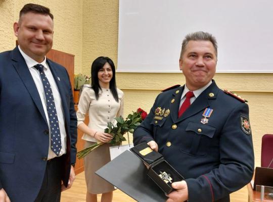 Mero padėkos ženklu apdovanotas Radviliškio priešgaisrinės gelbėjimo tarnybos viršininkas Linas Tautkevičius
