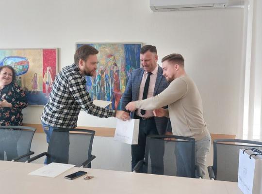 Profesinės dienos proga pasveikinti jaunimo darbuotojai