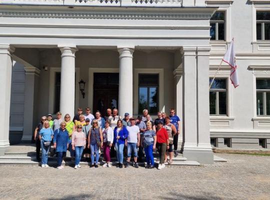 Miežaičių kaimo bendruomenė aplankė Žemaitijos kalnus, dvarus ir ežerus