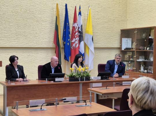 Savivaldybėje vyko diskusija „Narkotikų ir psichotropinių priemonių vartojimo prevencinė veikla Radviliškio rajono mokyklose“