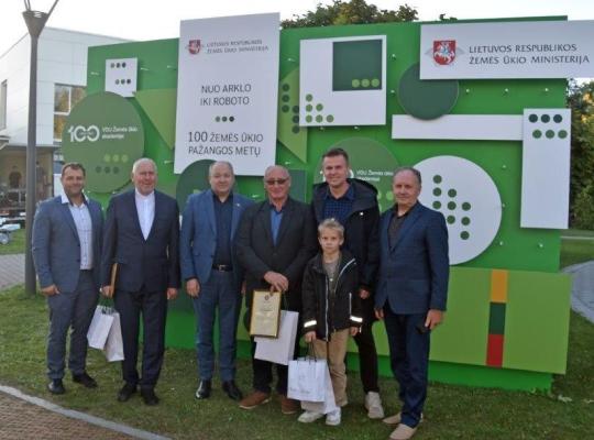 Pagerbti nusipelnę Radviliškio krašto žemdirbiai