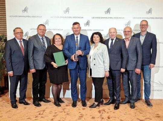 Radviliškio rajono savivaldybė apdovanota Auksine krivūle