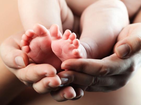 Radviliškis rodo pavyzdį visai Lietuvai: už kiekvieną naujagimį – 1500 eurų išmoka