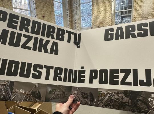 „Gamtos ateitis“ tęsia netradicinį projektą – išleista „perdirbamų pakuočių muzikos“ vinilinė plokštelė