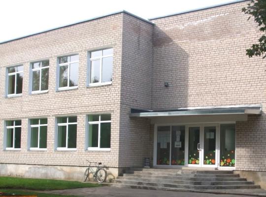 Svarstoma idėja Palonų daugiafunkcio centro pastatą pasiūlyti investuotojams