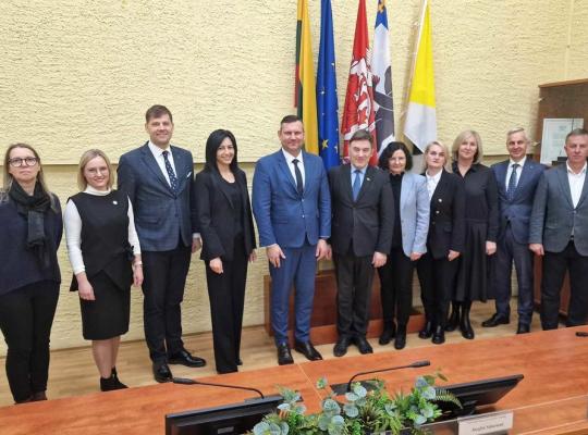 Savivaldybė ir VDU jungia pajėgas spręsti mokytojų trūkumo problemą