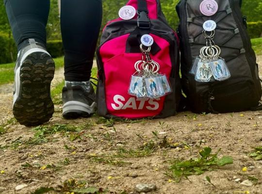 „Vilties žingsniai“ Radviliškio kraštu: simbolinis ėjimas už onkologinius pacientus