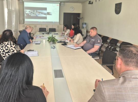 Radviliškio rajono tradicijos tęsiasi: Pakiršinio dvaras ir vėl bus rožinis, o Šeduvos padangėje vyks aviaciniai triukai