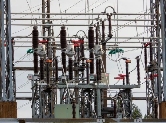 „Litgrid“ pradėjo geležinkelių elektrifikacijai reikalingos skirstyklos statybą Linkaičiuose