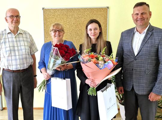 Pasveikinta Šiaulėnų šimtukininkė: „Jūsų žinios – mūsų visų pasididžiavimas“