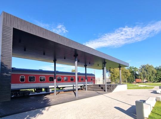 Radviliškyje baigta tvarkyti erdvė aplink vagoną–restoraną