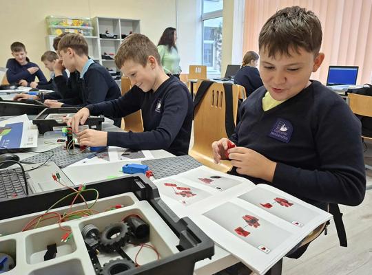 Robotikos programa – kūrybos, mokslo ir technologijų sintezė