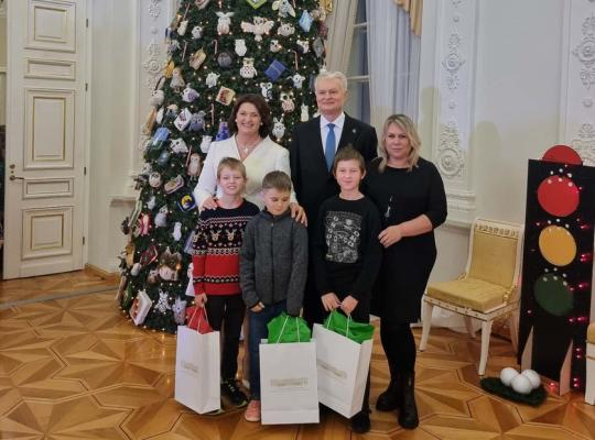 Radviliškio vaikai dalyvavo eglės įžiebimo šventėje Prezidentūroje