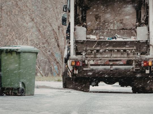 Dėl sudėtingų oro sąlygų galimi laikini atliekų surinkimo sutrikimai