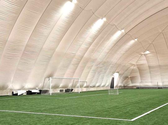 Radviliškyje bus statomas dengtas futbolo maniežas: jau rengiamas projektas