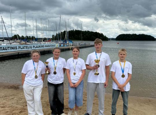 Radviliškio plaukikai sėkmingai įveikė jubiliejinį Platelių maratoną