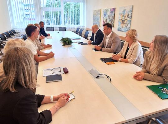 Aptartas atliekų vežėjo pasikeitimas: gyventojams niekas nesikeis