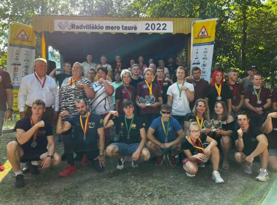 Rankų lenkimo turnyras „Radviliškio mero taurė 2022“