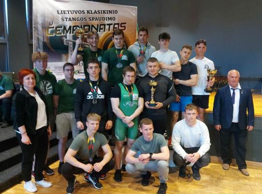 Klasikinio štangos spaudimo čempionate – radviliškiečių pergalės