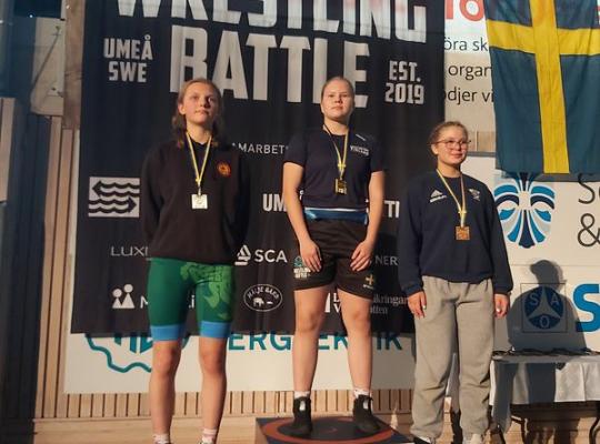 Radviliškio imtynininkai iš Švedijos grįžo su medaliais