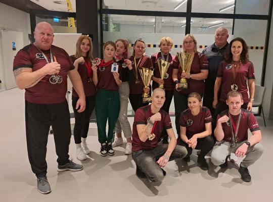 Radviliškiečių pergalės tarptautiniame rankų lenkimo čempionate „Vilnius cup 2023“