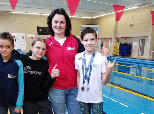 Radviliškiečiai jėgas išbandė atvirose jaunučių plaukimo pirmenybėse