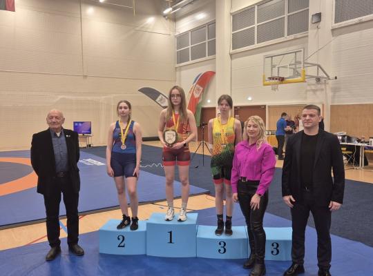 Radviliškio imtynininkai pasipuošė medaliais