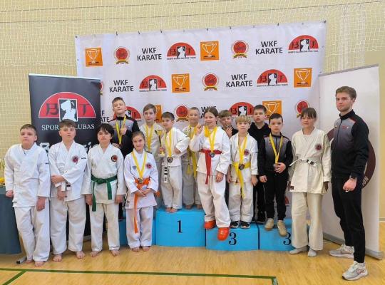 Radviliškiečiai iš karatė turnyro parsivežė net 17 medalių