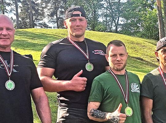Štangos spaudimo čempionate radviliškietis iškovojo sidabrą
