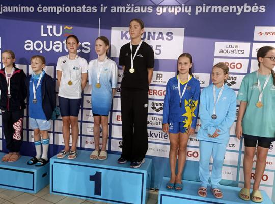 Čempionate du plaukikai – penki medaliai!