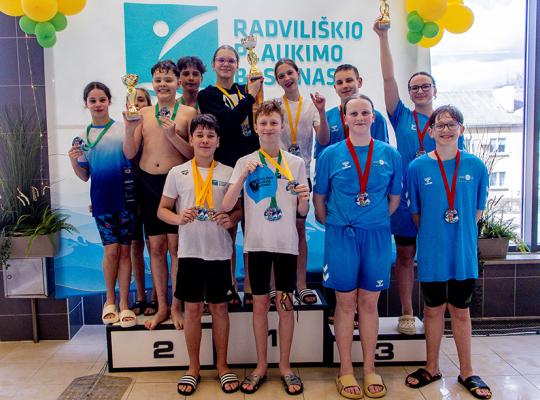 Pavasarinė Velykinė plaukimo šventė Radviliškio baseine