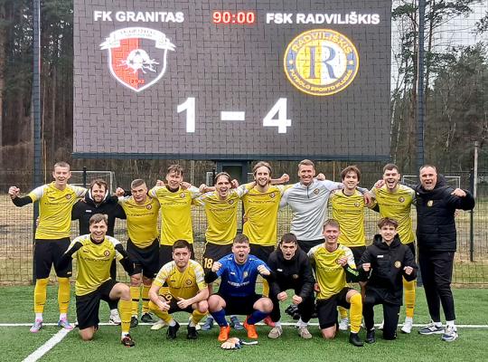 Radviliškiečių futbolininkų pergalė Vilniuje