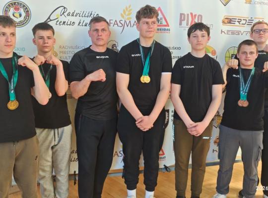 Baisogalos gimnazijos sportininkai – tarp stipriausiųjų „Radviliškis CUP 2026“ varžybose