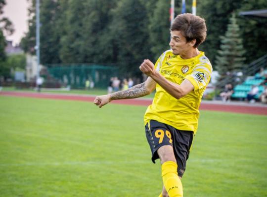 Po triuškinamos pergalės Radviliškio futbolininkai šovė į turnyrinės lentelės viršūnę