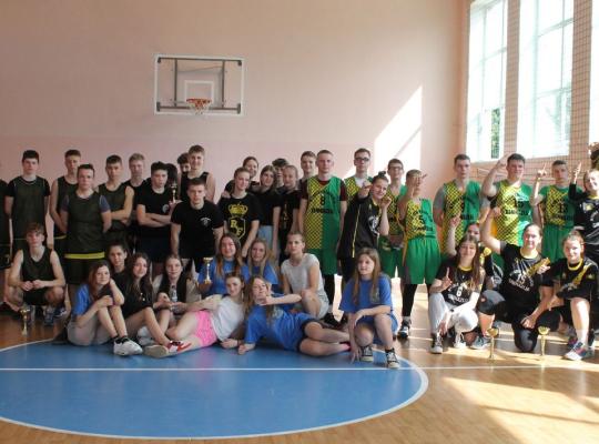 Pociūnėliuose – keturių mokyklų draugiškos pavasarinės sporto varžybos