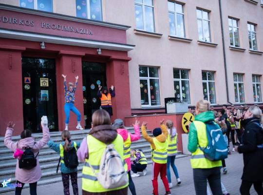Kudirkiečių bendrystė šviečia naktyje