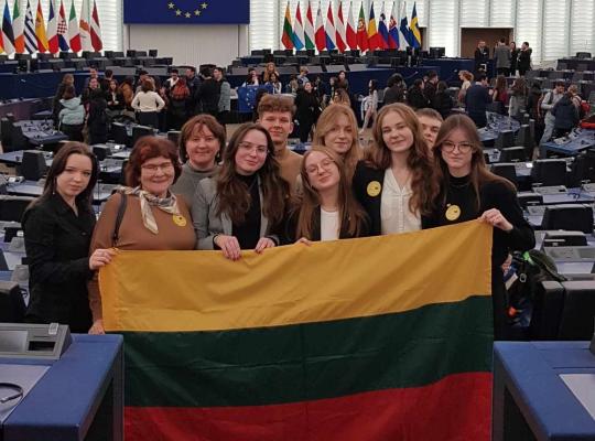 Lizdeikos gimnazija Euroscola 2024 dalyvė
