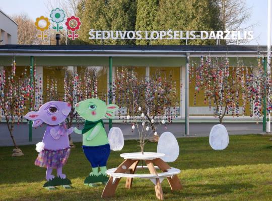 Šeduvos lopšelyje-darželyje – įspūdingas Velykinių medelių sodas