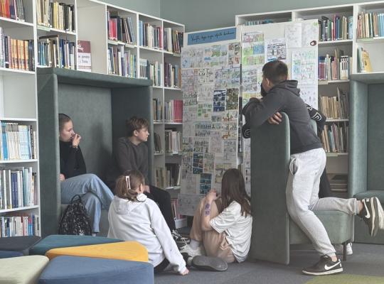 Baisogalos gimnazijoje – mokinių kūrybinių darbų paroda