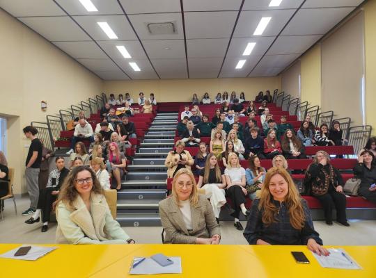 Respublikinis mokinių dainos anglų kalba konkursas „Our Vision“ Radviliškio Lizdeikos gimnazijoje – scena jauniesiems talentams iš visos Lietuvos